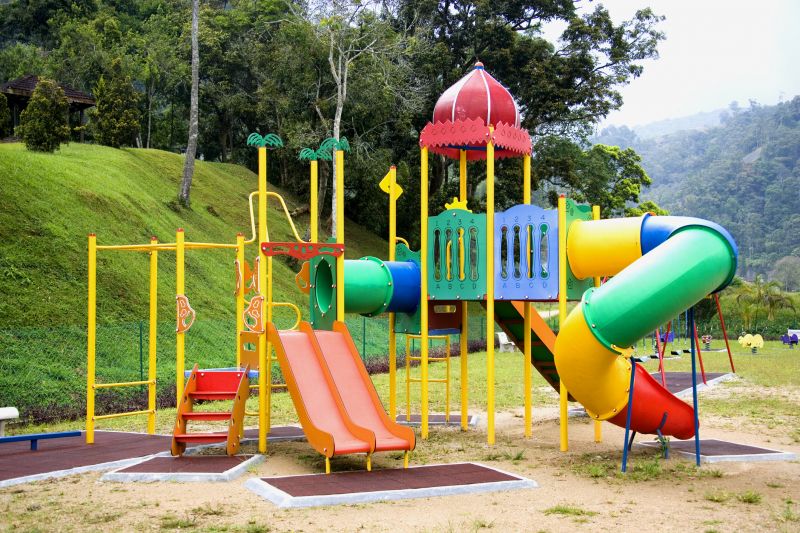 Playground Equipment Assembly